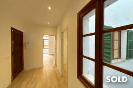 First class renovated, bright flat in Foners