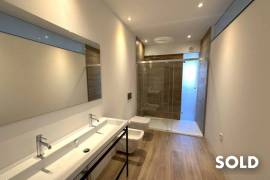 First class renovated, bright flat in Foners