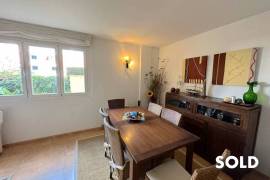 Ground floor flat with 100 m² private garden