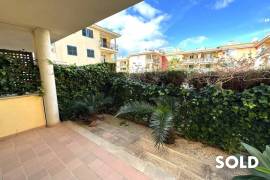 Ground floor flat with 100 m² private garden