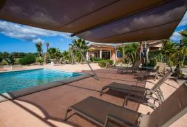 Finca Casa Mas. A luxurious finca that offers tranquillity, space and captures the true essence of Mallorca Finca Casa Mas. A luxurious finca that offers tranquillity, space and captures the true essence of Mallorca