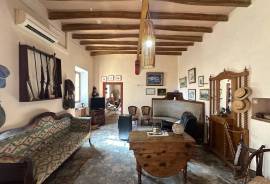 Finca rústica histórica con gran terreno y muchas posibilidades