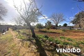 Casa de campo con potencial situada en zona tranquila