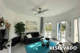Villa reformada con piscina al estilo Ibizenko