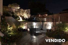 Villa reformada con piscina al estilo Ibizenko