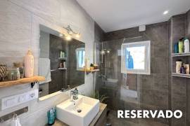 Villa reformada con piscina al estilo Ibizenko