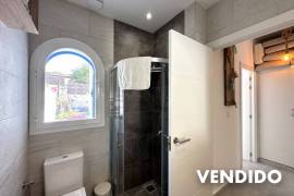 Villa reformada con piscina al estilo Ibizenko