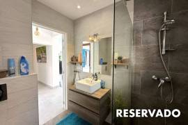 Villa reformada con piscina al estilo Ibizenko