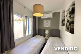 Villa reformada con piscina al estilo Ibizenko