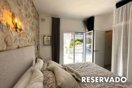 Villa reformada con piscina al estilo Ibizenko