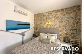 Villa reformada con piscina al estilo Ibizenko
