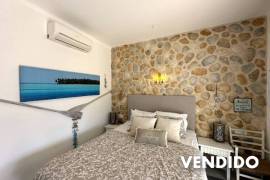 Villa reformada con piscina al estilo Ibizenko