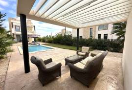 Light-flooded new build villa in Cala Pi
