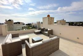 Light-flooded new build villa in Cala Pi