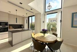 Light-flooded new build villa in Cala Pi