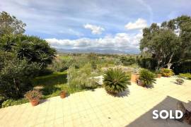 Bright finca with beautiful mountain views