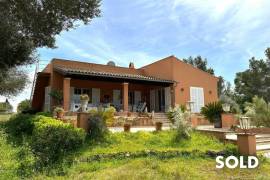 Bright finca with beautiful mountain views