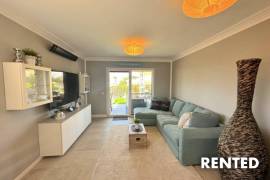 Newly renovated end terraced house with sea view