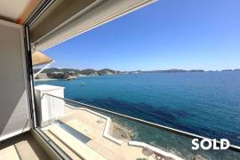 Luxury refurbished sea view flat in Cala Fornells