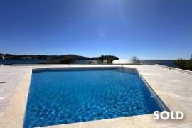 Well-kept flat with beach access in 1st sea line