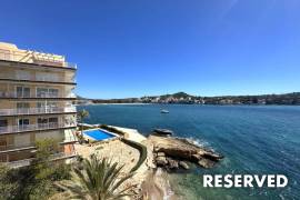 Well-kept flat with beach access in 1st sea line