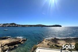 Well-kept flat with beach access in 1st sea line