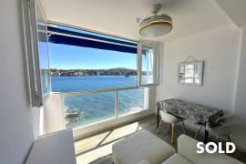 Well-kept flat with beach access in 1st sea line
