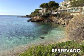 Piso cuidado con acceso a la playa en 1ª línea de mar