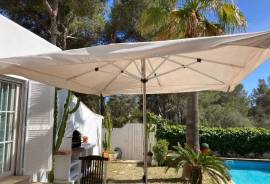 Chalet ibicenco alquilado con piscina