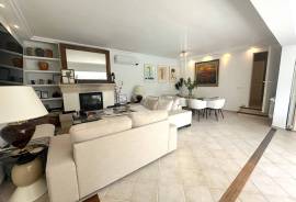 Chalet ibicenco alquilado con piscina