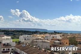 Helles, modernes Penthouse mit großzügiger Dachterrasse und Whirlpool
