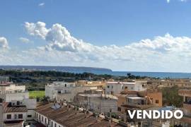 Ático luminoso y moderno con amplia azotea y jacuzzi