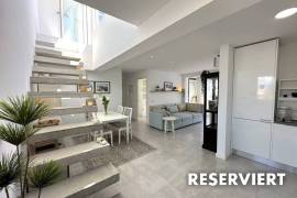 Helles, modernes Penthouse mit großzügiger Dachterrasse und Whirlpool