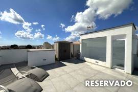 Ático luminoso y moderno con amplia azotea y jacuzzi