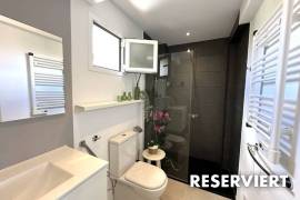 Helles, modernes Penthouse mit großzügiger Dachterrasse und Whirlpool