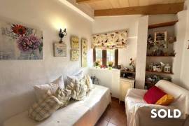 Small, cosy finca rústica with guest area in Llucmajor