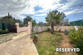 Small, cosy finca rústica with guest area in Llucmajor