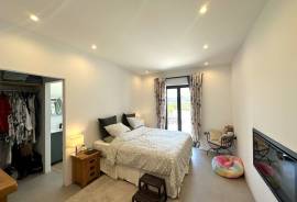 Finca de nueva construcción con tecnología moderna y encanto mediterráneo