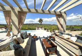 Finca de nueva construcción con tecnología moderna y encanto mediterráneo