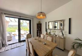 Finca de nueva construcción con tecnología moderna y encanto mediterráneo