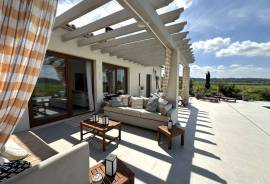 Finca de nueva construcción con tecnología moderna y encanto mediterráneo