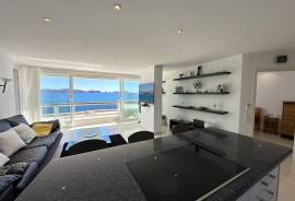 Exklusive Meerblickresidenz in erster Linie mit außergewöhnlichem Raumgefühl