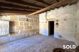 Redevelopment property! Townhouse with beautiful garden