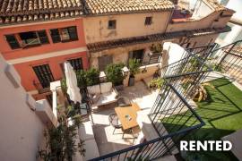 Luxury studio penthouse renovated and with spectacular terrace in the heart of the old town