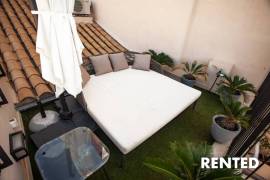 Luxury studio penthouse renovated and with spectacular terrace in the heart of the old town