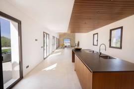 Newly built finca with light-flooded living ambience near Ses Salines