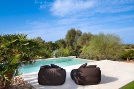 Newly built finca with light-flooded living ambience near Ses Salines