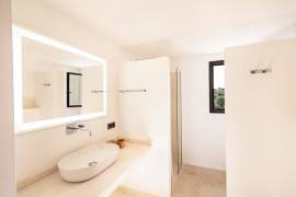 Newly built finca with light-flooded living ambience near Ses Salines