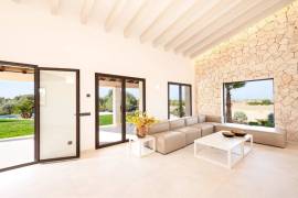 Newly built finca with light-flooded living ambience near Ses Salines