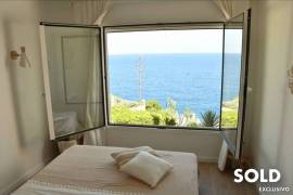 Small dream house in 1st sea line Small dream house in 1st sea line